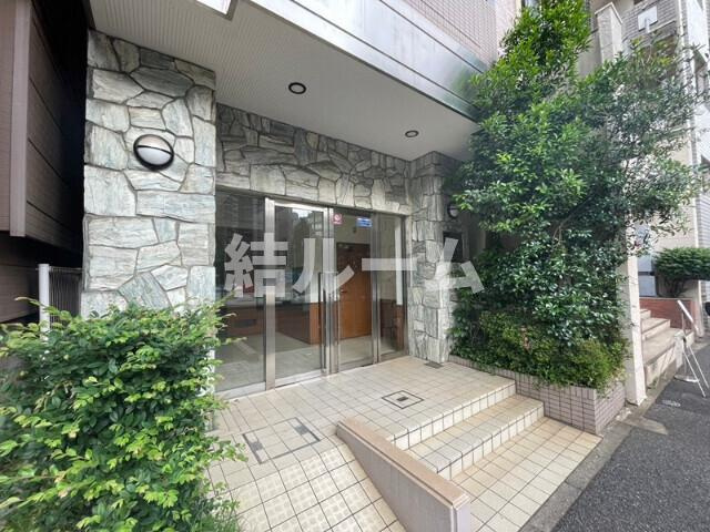 豊島区北大塚２丁目の賃貸マンションのエントランス