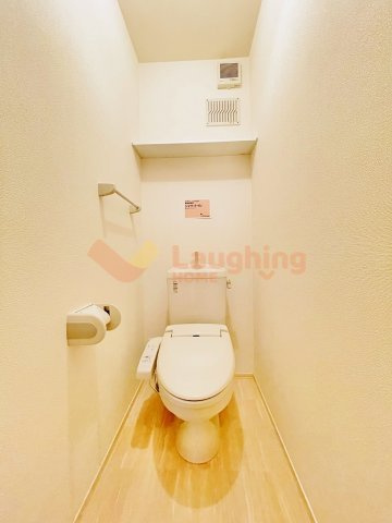 モンテカスカーダA棟のトイレ|落ち着いた色調のトイレです