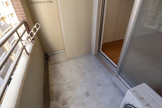 サヴォイスタジオスイーツ　11階のバルコニー|別号室のものになります。現状優先。