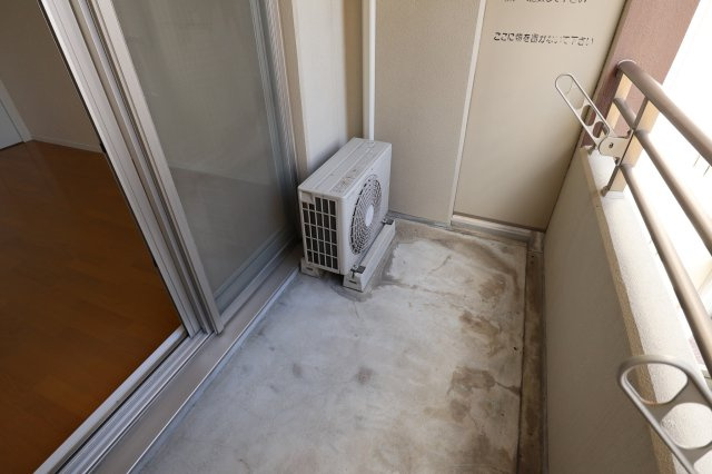 サヴォイスタジオスイーツ　11階のバルコニー|別号室のものになります。現状優先。