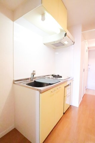 サヴォイスタジオスイーツ　11階のキッチン|別号室のものになります。現状優先。