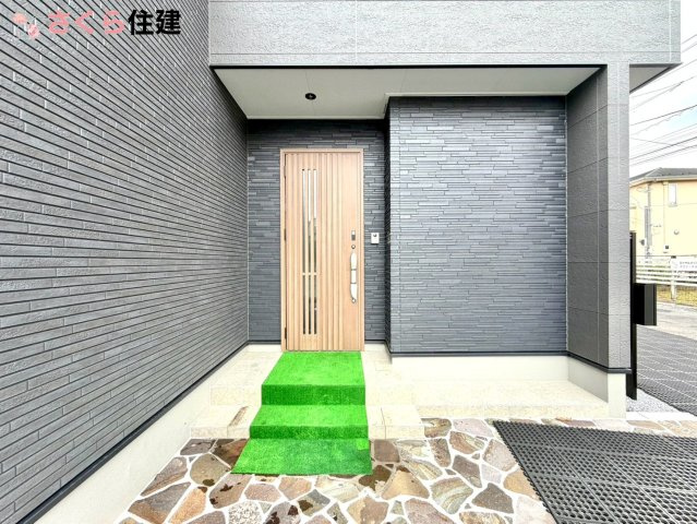 タマタウン細谷町　3号棟の玄関