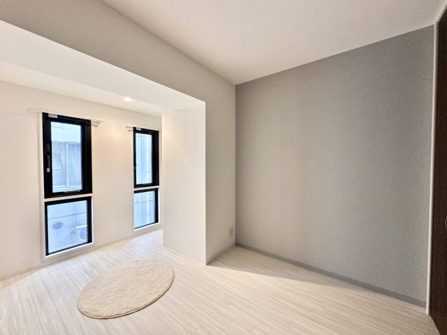 リアライズ呉服町の洋室