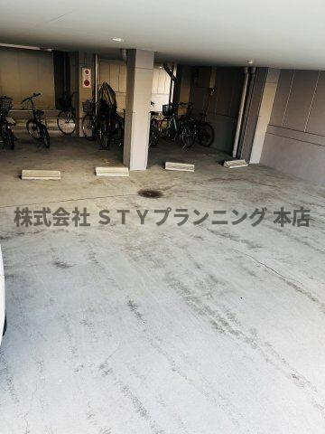 仲介手数料0円！アビターレ筒井の駐車場
