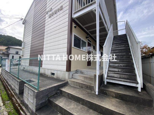 福知山市字堀のアパートのその他|清潔感のあるエントランスです○