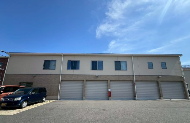仮称　箕面テナント＆ガレージオフィス