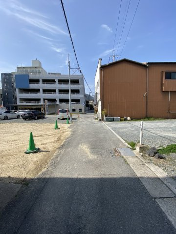 道場門前売土地の前面道路含む現地写真