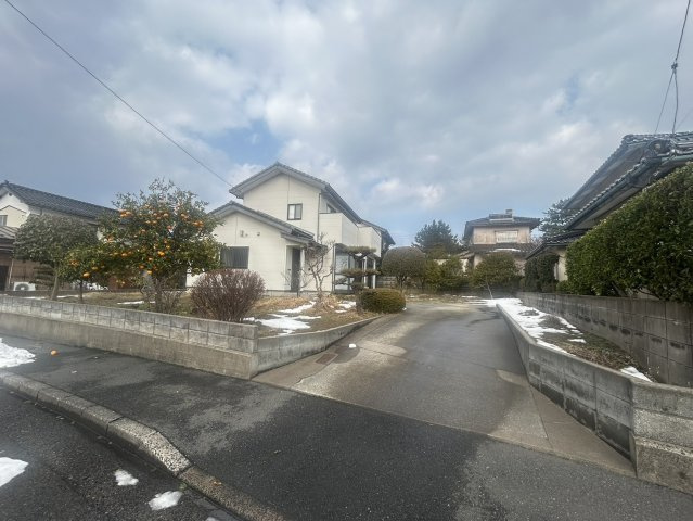 【前面道路含む現地写真】の画像