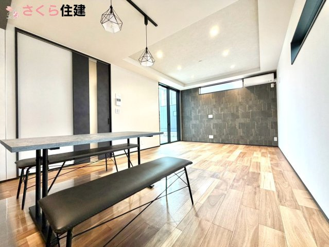 タマタウン滝の原3丁目　1号棟の居間・リビング