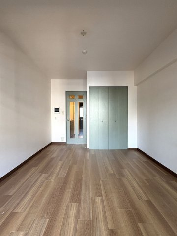 The Glade Residence Eastの居間・リビング