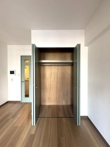 The Glade Residence Eastの居間・リビング