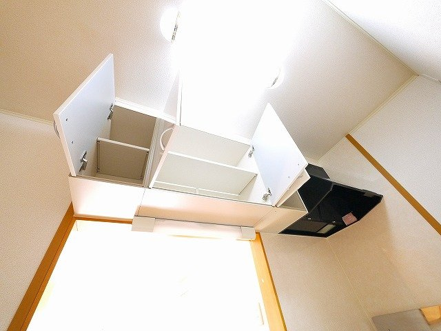グランツⅠ（州見台）のキッチン|吊戸棚が大きく便利です