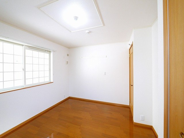 グランツⅠ（州見台）の洋室|シンプルなつくりで家具の配置も簡単です