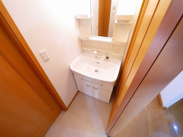 グランツⅠ（州見台）の洗面所|機能性に優れた洗髪洗面化粧台です