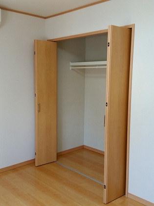 西伊興1丁目戸建の収納