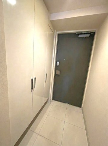 エンゼルザ・グランドハーツの玄関|※室内写真は家具・小物等を消すAI生成のため、実物とは異なる場合がございます。