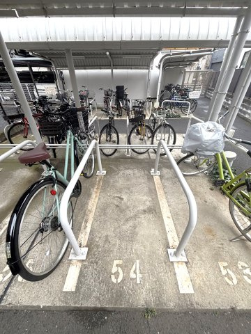 エンゼルザ・グランドハーツのその他共用部分|1区画無料です。このすぺーすのなかで1～2台駐輪OKです。