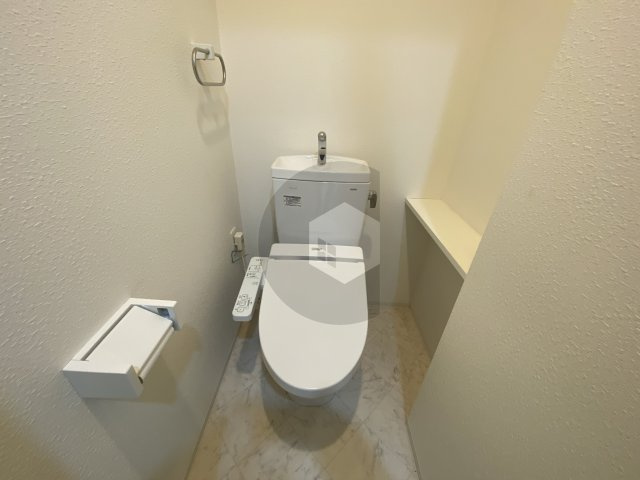 東大阪市高井田元町２丁目の賃貸マンションのトイレ
