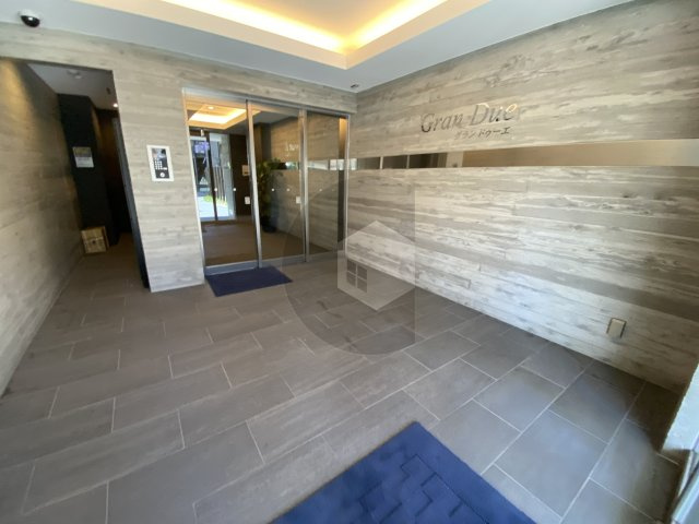 東大阪市高井田元町２丁目の賃貸マンションのロビー