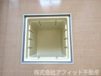 【その他】 | ファミーユ竹の葉 | 床下収納　(反転イメージ)
