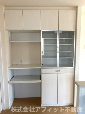 【その他】 | ファミーユ竹の葉 | キッチン収納棚　(反転イメージ)