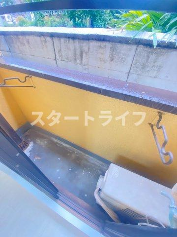 大阪市淀川区東三国２丁目の賃貸マンションのバルコニー