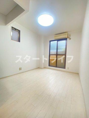 大阪市淀川区東三国２丁目の賃貸マンションの居間・リビング