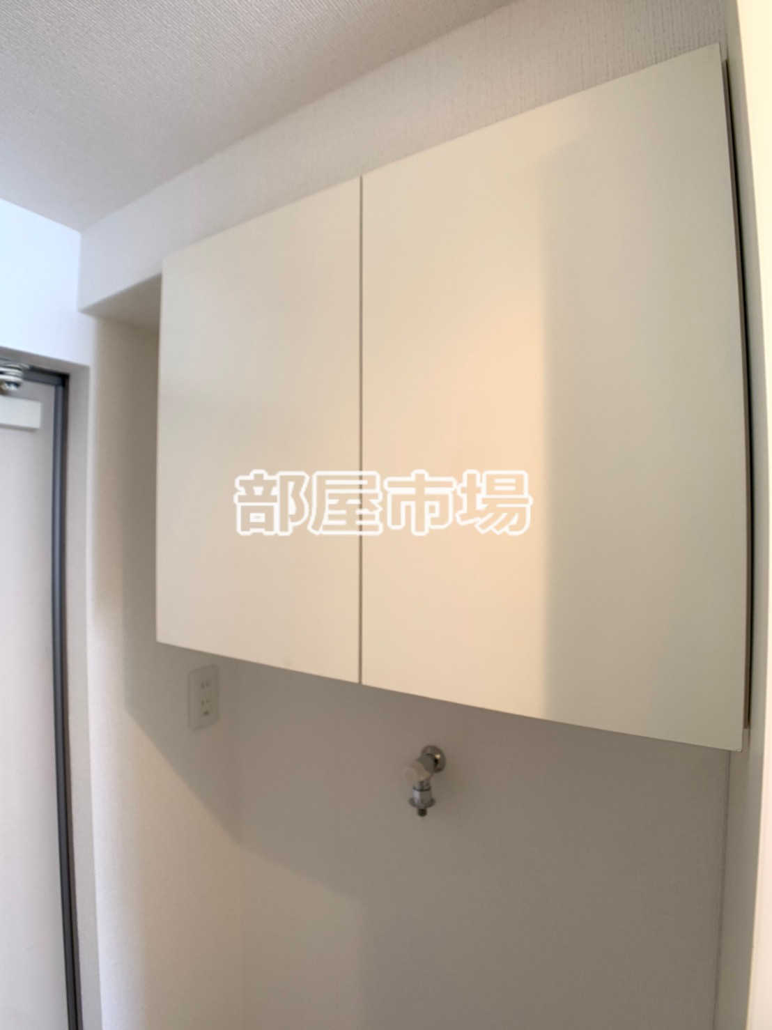 クレール上野の収納|洗濯機置場上部収納