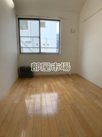 クレール上野の居間・リビング