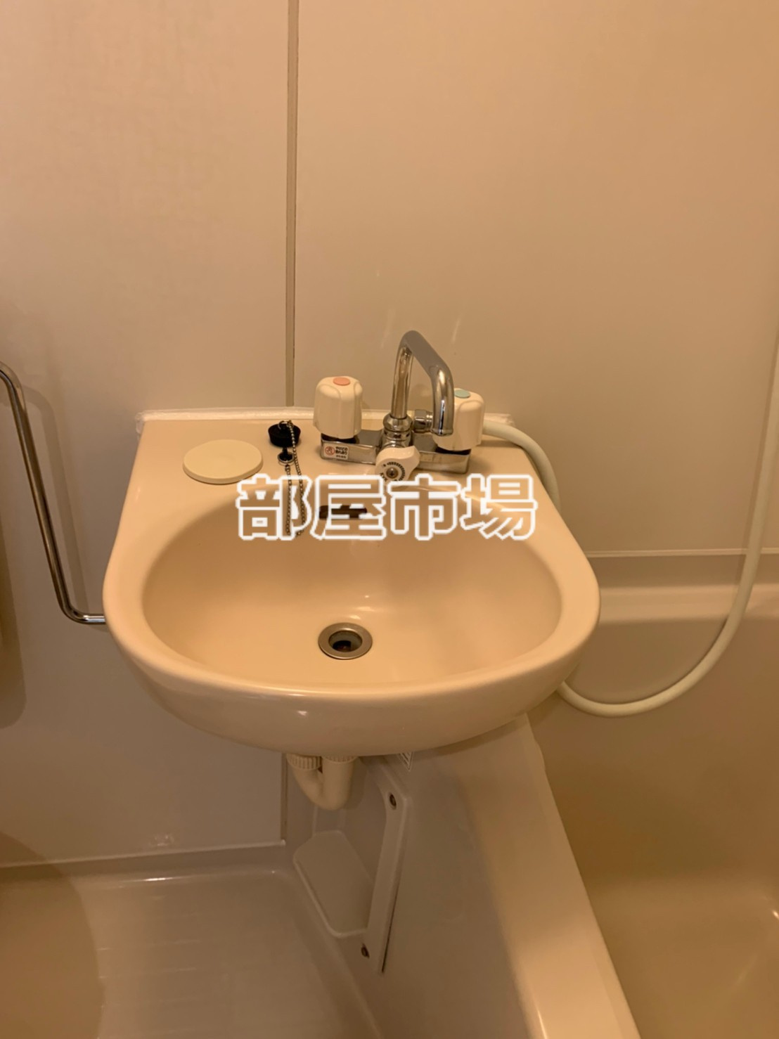 クレール上野の洗面所