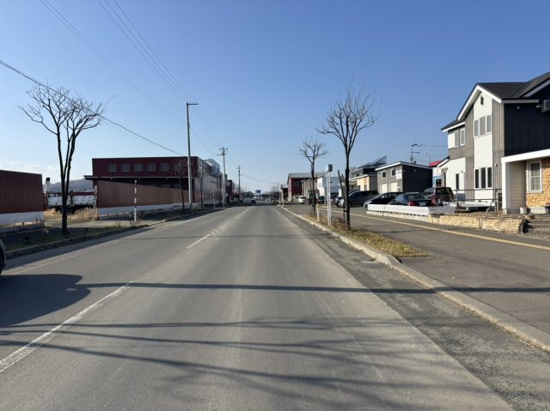 【前面道路含む現地写真】 | 北見市西三輪３丁目７５０番地１５　中古売家