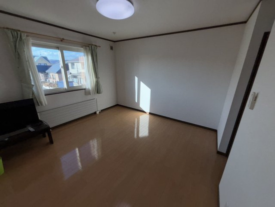 北見市西三輪３丁目７５０番地１５　中古売家の洋室