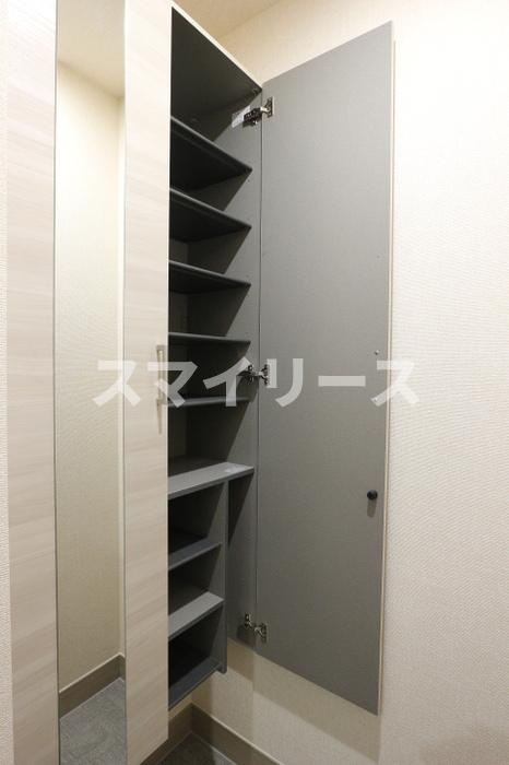 プラヴールの玄関