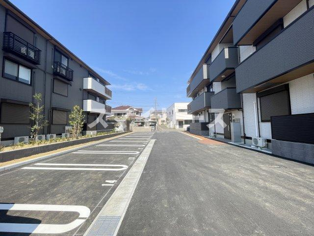 プラヴールの駐車場