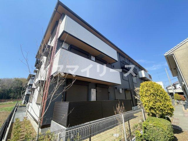 プラヴールの外観