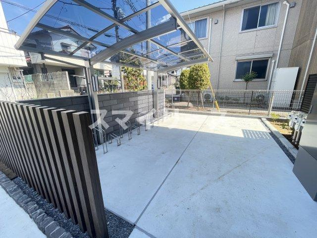 プラヴールの駐車場