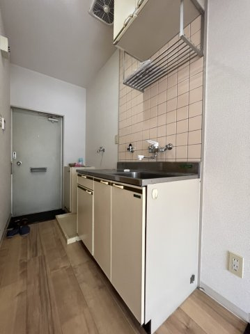 ピジョン浜のキッチン|※写真は別の部屋のものです。