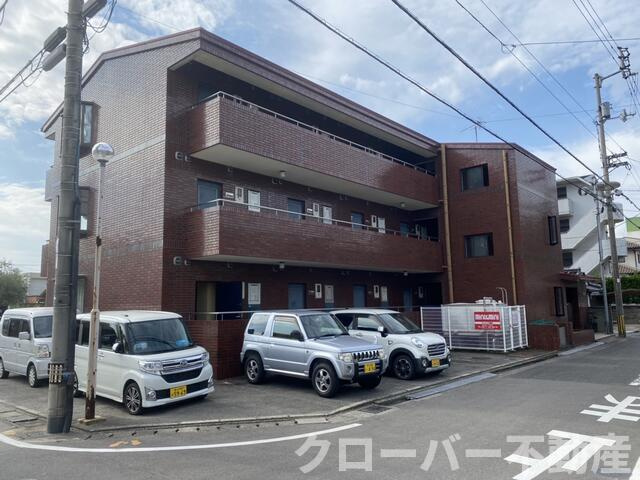 メゾン城東の駐車場