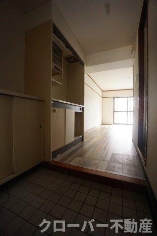 メゾン城東の玄関