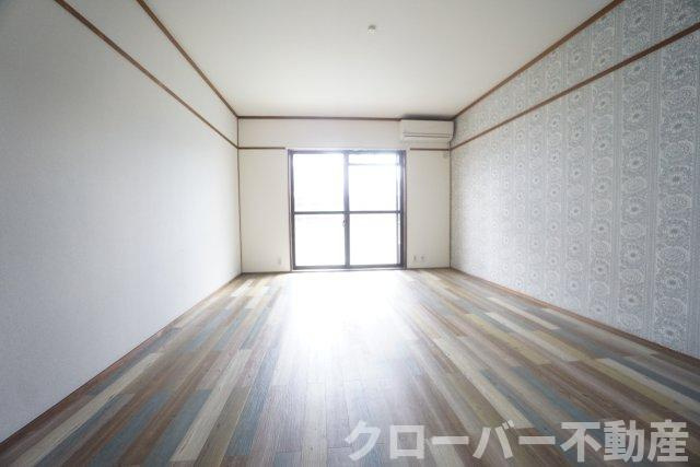 メゾン城東の居間・リビング
