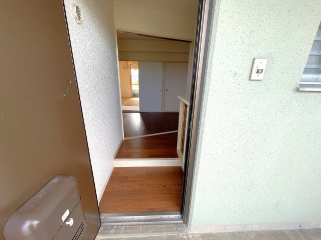 ハイツブライトの玄関