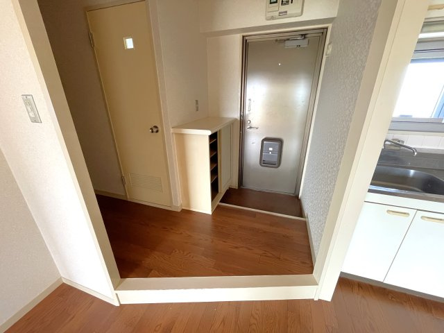 ハイツブライトの玄関