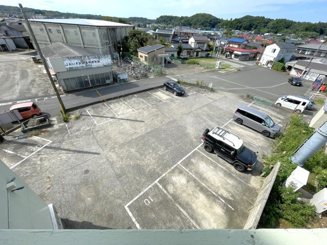 ハイツブライトの駐車場