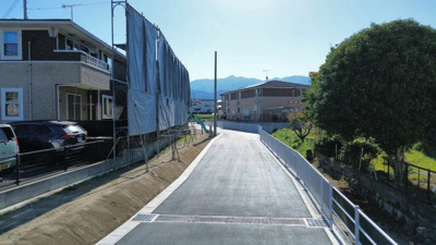 【前面道路含む現地写真】 | ガーデンヒルズ内野中央公園2 | 分譲地入口（2026年3月）撮影