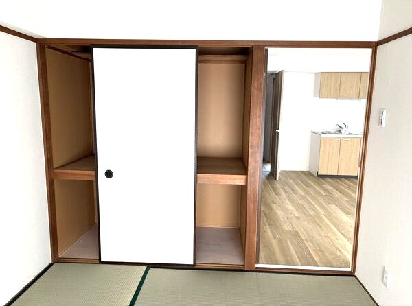 第２栄和マンションの収納