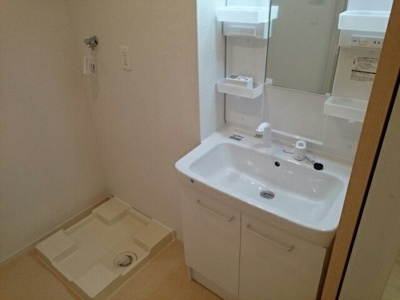 【洗面所】 | エレガンテⅠ | 忙しい朝には欠かせない洗面所です