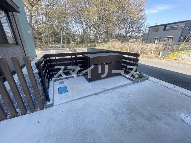 リベラルの駐車場