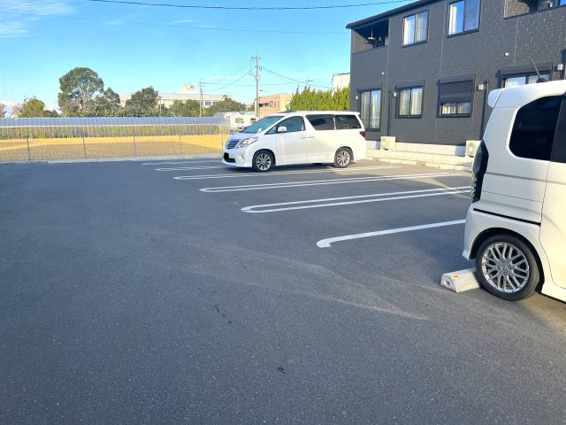 プチ　トリアノンⅡの駐車場