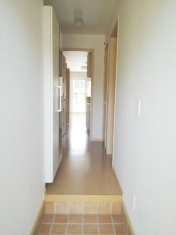 アドラブール　Ｂの玄関