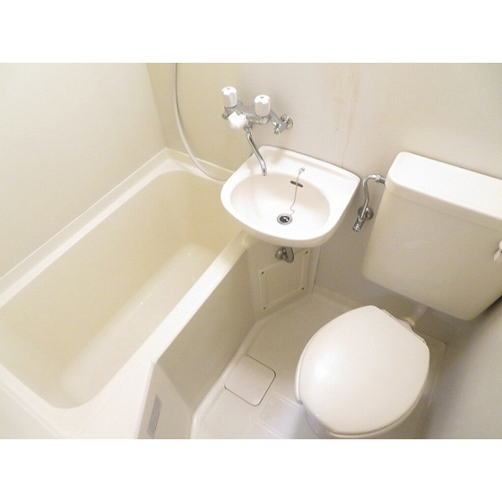 ダイホープラザ鶴見の浴室|きれいなお風呂です